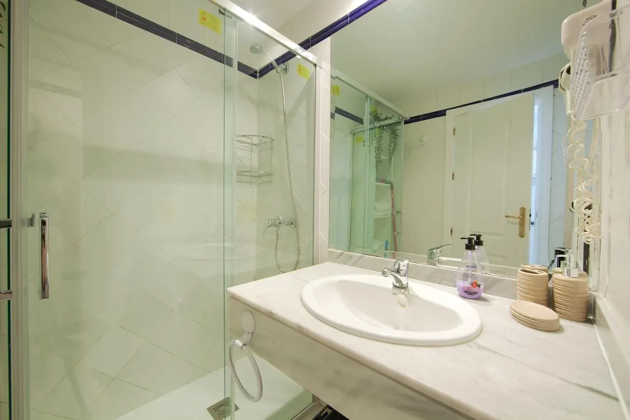Varios Apartamentos Romana Playa Elviria Marbella 0*,  Spanyolország
