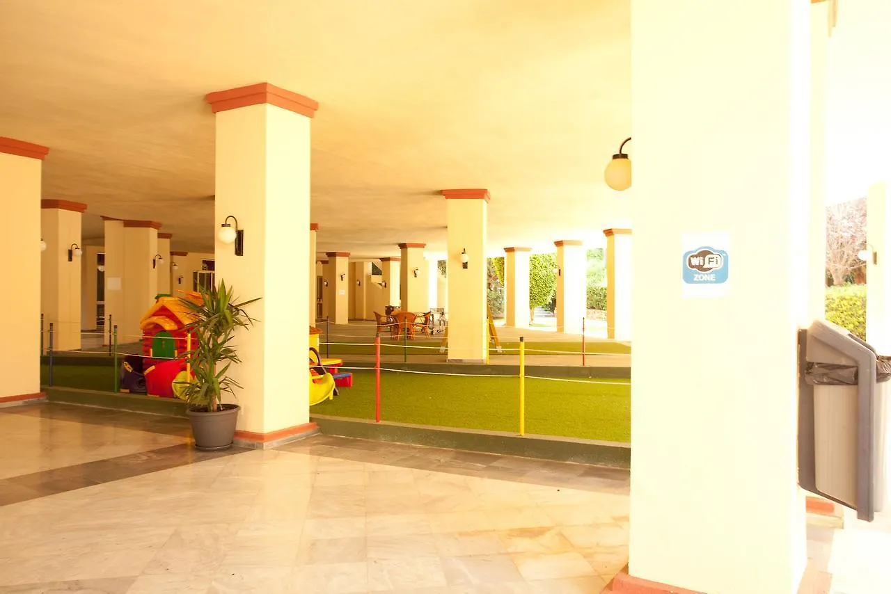 Varios Apartamentos Romana Playa Elviria Marbella