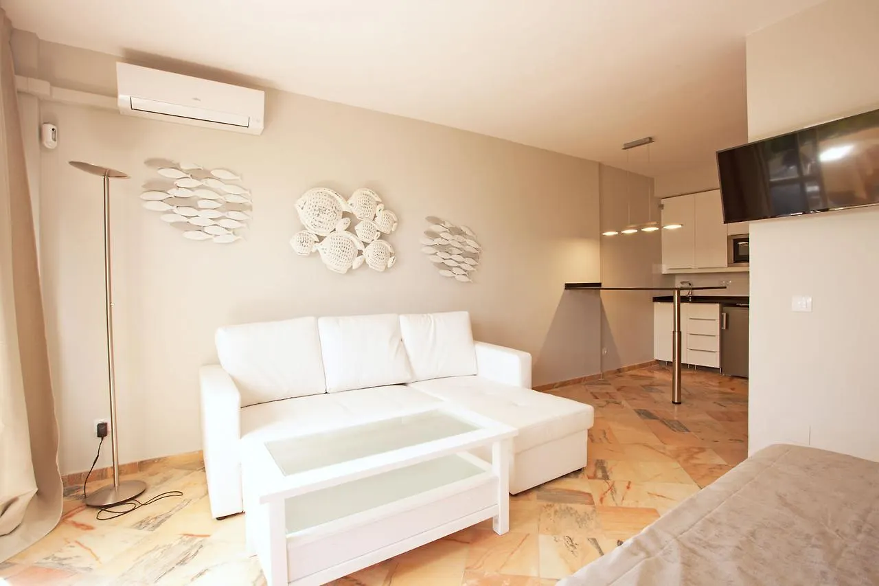 Varios Apartamentos Romana Playa Elviria Marbella 0*,