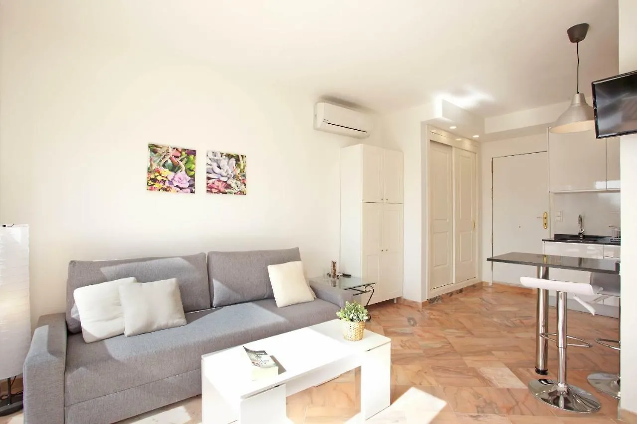 Varios Apartamentos Romana Playa Elviria Marbella